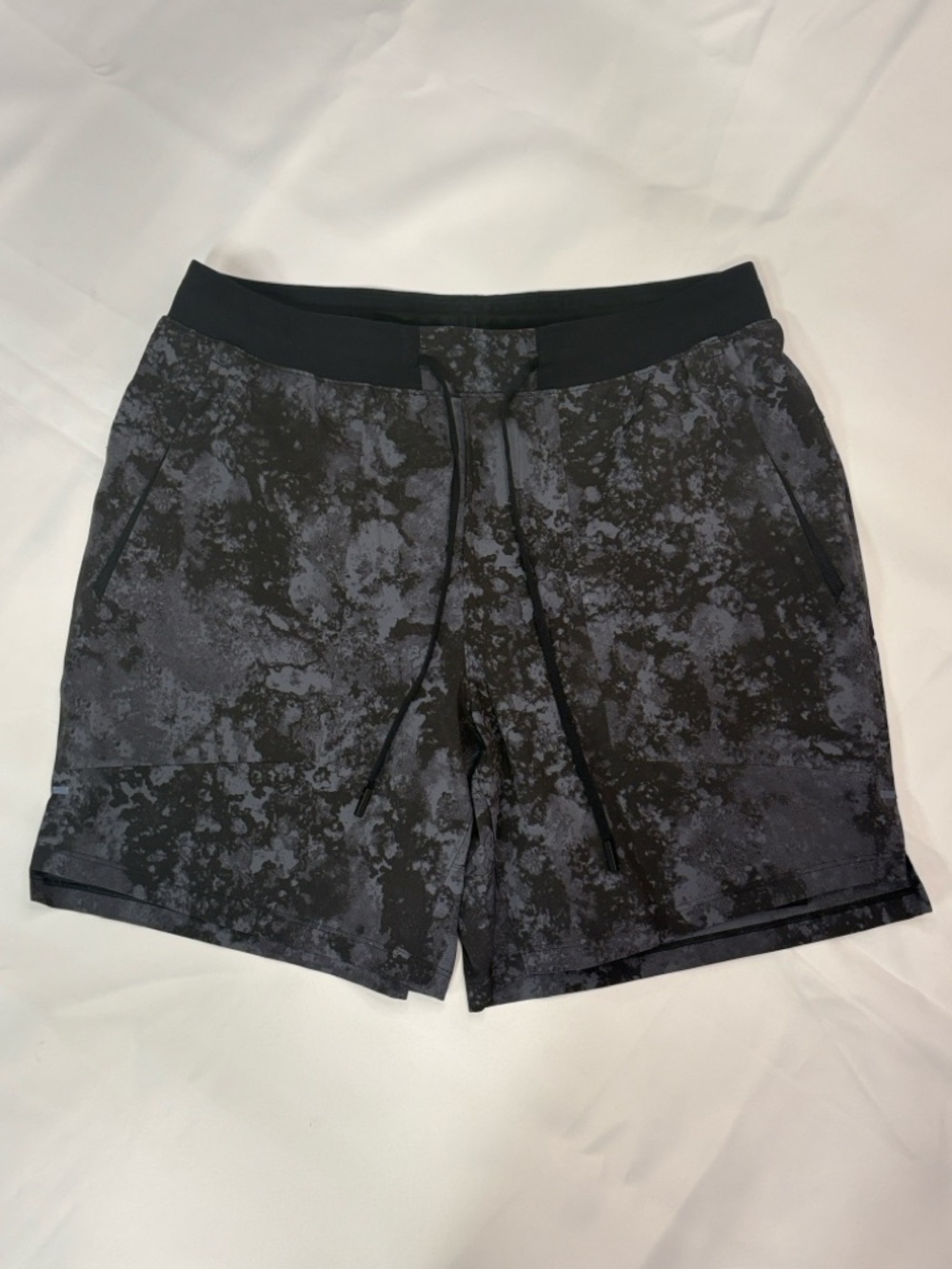 LULULEMON ATHLETICA LICENSE TO TRAIN LINERLESS SHORT
